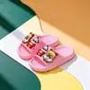 Nuevas Chanclas de PVC con Tacto Suave para Niños y Niñas, Sandalias Casuales Infantiles Antideslizantes de Dibujos Animados para Interiores y Exteriores, Múltiples Diseños