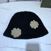 Sombrero de pescador de lana de flor de ganchillo hecho a mano para mujer Otoño e Invierno Estilo japonés Dulce y Lindo Sombrero de cubeta tejido Protección para las orejas Sombrero cálido