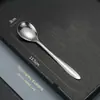 Colher de sopa de aço inoxidável criativa Rede social sobremesa colher pequena colher para crianças comer colher de cabo longo colher de café atacado