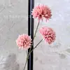 Flor de Crisântemo Bola de 3 Cabeças Simulação Flor Casamento Decoração de Casamento Fileira Guia de Estrada Flor Decoração de Sala de Estar em Casa Flor Artificial Flor de Simulação Material