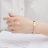 Pulsera de acero inoxidable con diamante brillante, joyería de mano de flor de cuatro hojas al por mayor, moda flor de ciruelo, cuatro diamantes, acero de titanio