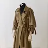 Trench coat cáqui para mulheres, comprimento médio, novo estilo primavera 2026, estilo coreano e britânico, super popular, casaco que rejuvenesce para mulheres baixinhas