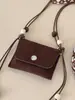 Bolsa Transversal Pequena e Requintada Casual Retrô para Mulheres 2025 Inverno Novo Estilo Nicho Estilosa Mini Quadrada Personalizada