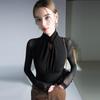 Camisa de fundo feminina com gola alta parcial em veludo e costura de rede, sexy e ligeiramente transparente, para usar por baixo, estilo ocidental novo de inverno, top vazado