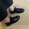 2026 Nuevos Zapatos Clásicos Mocasines para Mujer con Punta Redonda, Diseño de Costura Lateral, Estilo Nicho con Cordones, Boca Profunda, Tacón Grueso Brillante