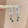Brincos de Gota de Água Esmeralda Brilhantes para Mulheres, Populares no Xiaohongshu, Presilhas de Orelha de Alta Qualidade, Tarraxas, Luxo Leve, Brincos Requintados e Elegantes