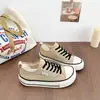 Novos Tênis Simples de Lona para Estudantes Femininas da Primavera de 2026, Estilo Coreano Versátil Slip-On Bonito-Feio Tênis de Solado Grosso, Sapatos Femininos para Dedão do Pé