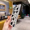 Funda para teléfono Samsung con forma de corazón negro dulce y genial estilo Ins, funda suave de TPU transparente, cubierta protectora anticaídas para Galaxy S25