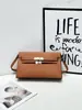 Bolso de Hombro Kelly con Diseño de Estampado de Palmeras para Mujer, Nuevo Modelo 2026, Moda Europea y Americana, Sensación de Alta Gama, Bolso Baguette de Hombro Cruzado Único
