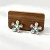 Novos brincos de flor de cristal coloridos de alta qualidade, estilosos e únicos, presilhas de pérola para orelha sem furo, estilo de feriado para mulheres