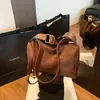 Bolsa Transversal Texturizada Versátil de Outono para Mulheres 2025 Nova Retro Simples Fosca para Trabalho e Dia a Dia Bolsa Almofada de Ombro