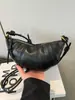 Bolsa pequena estilo vintage para mulheres, novo design de alta costura, bolsa croissant moderna e super popular, bolsa de bolinho, bolsa de ombro e transversal