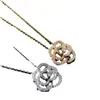 Colar de Flor de Camélia Xiangjia 2023 para Mulheres, Corrente Clavicular de Flor de Rosa com Pedras Cheias, Colar de Pétala de Flor com Design de Nicho