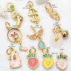 Accesorios de material de bricolaje hechos a mano, pulsera de oro arena, pulsera pequeña gota de esmalte, colgante de dibujos animados, accesorios al por mayor