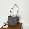 Bolsa Tote de Nylon Casual Tendência Feminina 2026 Verão Estilo Coreano Grande Capacidade Moda Versátil Bolsa de Ombro Sensação de Alto Padrão