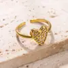 Joyería de acero de titanio de moda transfronteriza, anillo de acero inoxidable en forma de corazón con incrustaciones de diamantes fundidos estilo lujo ligero, anillo abierto geométrico al por mayor