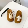 Sandalias cerradas tipo Birkenstock de Mickey de dibujos animados lindas para mujer, calzado de verano para exteriores, nuevo estilo 2026, sandalias tipo slip-on con suela gruesa