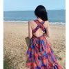 Vestido de playa de vacaciones de nicho con estampado de cuello en V y cintura alta, vestido de Song Zhiya de "Single Is Hell"