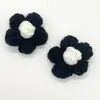 Flor pequeña tejida a mano 4CM pompón de lana flor para accesorios de ropa bolsa pinza para el pelo accesorios broche flor de ganchillo diy