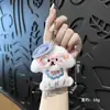 Llavero de Perro de Peluche con Gorro a Cuadros y Gafas, Lindo Colgante de Perro para Mochilas de Niñas, Adorable Muñeca Regalo al por Mayor