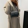 Bolsa Pequena Quadrada Simples de Cor Contrastante Feminina 2024 Inverno Nova Chegada Bolsa Pequena Elegante Multicolorida Versátil Popular Bolsa de Ombro Transversal
