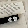 Brincos de Flor Branca Tridimensional com Zircônia Colorida para Mulheres, Simples e Estilosos, Modernos e na Moda, Brincos Elegantes para o Dia a Dia