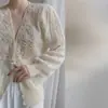 Casaco Suéter Cardigan com Pérolas para Mulheres, Moda Primavera 2026, Estilo Elegante de Socialite, Top Solto Vazado Inspirado em Chanel