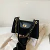 Bolso de axila retro de alta gama para mujer, nuevo de otoño 2026, moda de nicho, bolso pequeño cuadrado versátil de un solo hombro cruzado