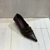 Zapatos de Mocasín Plisados de Punta Fina de Nuevo Diseño de Nicho Primavera/Otoño 2026 Zapatos de Mujer Tacón Alto Zapatos Pequeños de Cuero Planos Tacón Delgado Zapatos de Moda