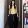 Camiseta de Manga Larga con Bloques de Color Estilo Coreano para Mujer, Temporada de Primavera y Otoño, Terciopelo Alemán Ajustada con Botones, Camiseta Base de Hombro Normal, Top Adelgazante