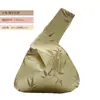Venta al por mayor del fabricante Empaques de regalo grandes y pequeños Bolsas de regalo de almacenamiento Bolsas de mano con asa única estilo chino para recuerdos