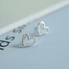 Aretes de Plata Esterlina s925 Recortados Esmerilados en Forma de Corazón Pequeños Mini Niña Japonesa Coreana 9080
