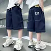 Shorts Jeans de Verão para Meninos 2026 Novo Estilo Roupa Infantil Versão Coreana Fresco e Estiloso Roupa de Trabalho Versátil Calça de Cinco Pontos Calça de Comprimento Médio