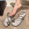 2025 Nuevas Pantuflas de Verano para Mujer para Usar en la Calle, Sandalias Planas de Tacón Grueso de Moda para Celebridades de Internet, Sandalias de Dedo Tipo Chancla de Una Pieza