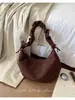 Bolsa transfronteiriça solta de grande capacidade feminina 2026 nova bolsa de ombro único transversal de camurça peluda bolsa tote para o dia a dia