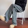 Jeans de hombre retro americano de moda con jacquard de letras y dobladillo curvo, pantalones casuales de pierna recta ligeramente acampanados de la alta calle