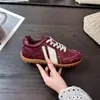 Zapatos de entrenamiento alemanes con textura de piel de oveja para aumentar la altura para mujer, versátiles de otoño, cuero suave genuino, suela blanda, deportivos casuales transpirables, zapatos Forrest Gump