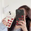 Diseño Independiente de Corazón Rojo Vintage Adecuado para iPhone 17 Silicona Mate 18/15 Estilo Suave Funda para Teléfono de Mujer