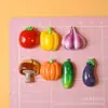 Mini aretes de resina para uñas tipo hongo de estilo mixto transfronterizos, pasadores para el cabello, accesorios hechos a mano para fundas de teléfono