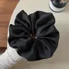 Elástico de Cabelo Satinado Liso Oversized Estilo Casual com um Toque Vintage de Luxo para Mulheres
