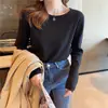 Suéter de malha, nova blusa base de venda quente primavera/outono 2025 para mulheres, peça para usar por baixo no início do outono, top de manga comprida, suéter fino de gola redonda