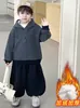 Conjunto para Niños Otoño Invierno 2026 Nuevo Sudadera con Forro Polar para Niños Ropa de Invierno para Bebés Pantalones Engrosados Conjunto de Dos Piezas