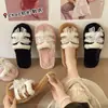 Chinelos planos de algodão felpudo com biqueira aberta, chinelos com laço para meninas, para uso doméstico, chinelos pretos de pelúcia para interior