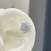 Brincos de Orelha Luxuosos Studs Azuis Brilhantes Cravejados de Diamantes, Brincos Empilháveis para Múltiplos Piercings, Brincos Delicados e Versáteis para Homens e Mulheres
