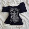 Camiseta de Manga Corta Asimétrica con Estampado, Falsa de Dos Piezas, Hombros Descubiertos, Estilo 'Hot Girl' Americano, Top Corto de Verano Nuevo, Aspecto Adelgazante