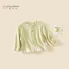 Camiseta de Manga Longa Outono para Meninas 2026 Novo Estilo Fofa Bebê Elegante Bordada Primavera/Outono Estilo Infantil Casual Classe A