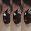 Estilo japonês e coreano Brincos de pérolas simples Gotas de água retrô femininas High-end Elegante estilo Hong Kong Design de nicho Novos brincos da moda