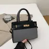 Bolsa Nova Primavera 2026 Simples e Estilosa Bolsa de Ombro Único Casual Simples Retro Color-Block Transversal Bolsa Feminina