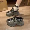 Tênis Dad Feminino 2026 Novo Modelo Popular Outono e Inverno Forrado com Lã Sapatos Pretos Versáteis Sola Grossa Aumenta Altura Tênis Casuais