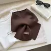 Cachecol Pequeno de Tricô Trançado Cor Lisa Estilo Coreano para Mulheres 2026 Novo Outono/Inverno Versátil de Temperamento Proteção de Pescoço Macia Polaina de Pescoço Quente